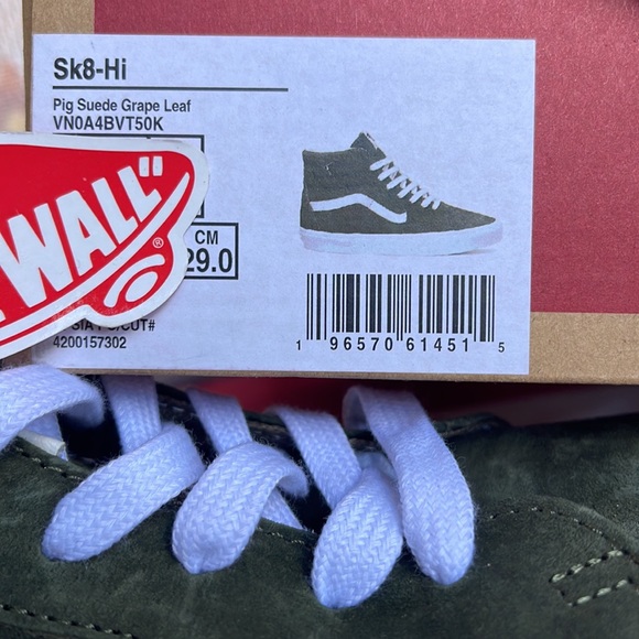 Vans WMNS Sk8-Hi
Pig Suede Grape Leaf
VN0A4BVT50K
Sneakers - Picture 16 of 16